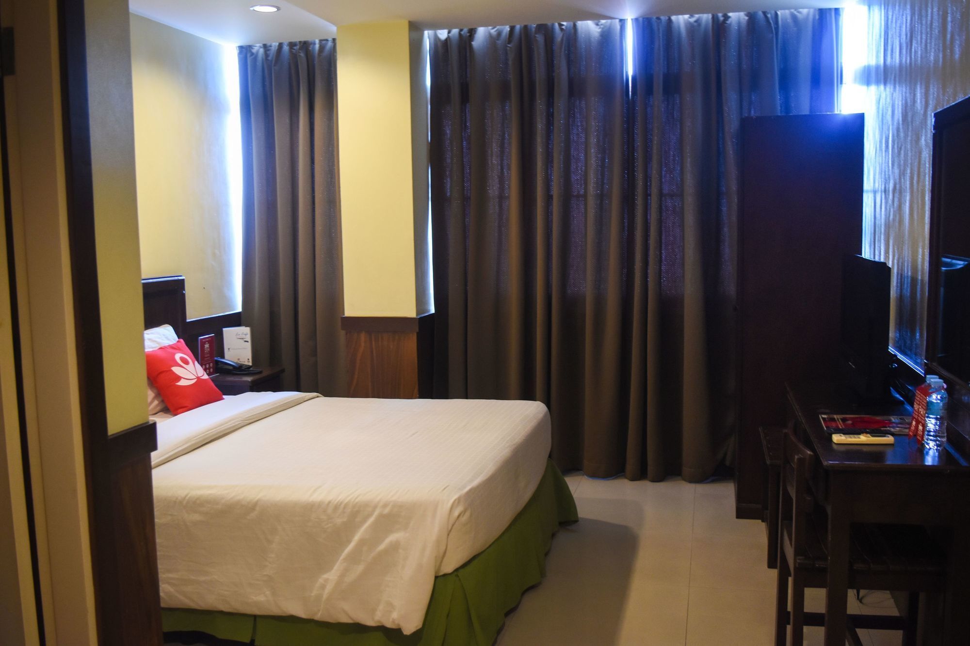 เซน รูม โรซัส อเวนิว Hotel Davao ภายนอก รูปภาพ